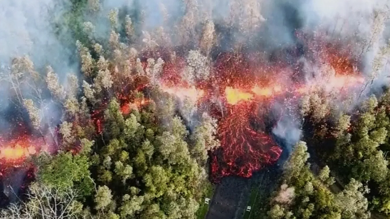 A nemzeti gárda menti a lakókat a láva elől