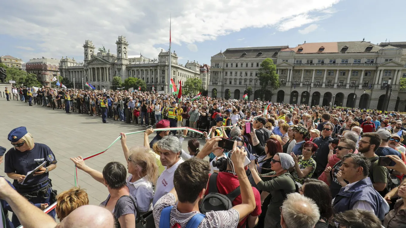 Meddig ér el az utca hangja? – Reggeli járat