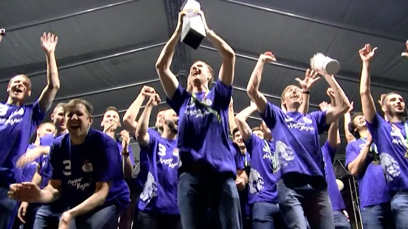 Ezrek ünnepelték a szegedi kézilabdacsapat bajnoki címét