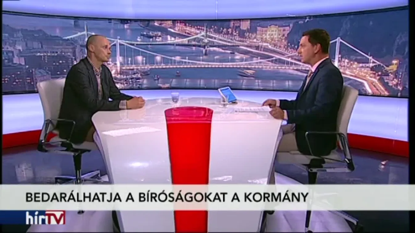 Egyenesen – Daráló