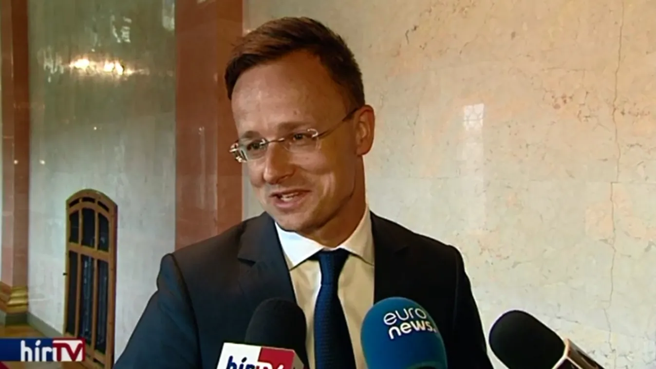 Szijjártó a Hír TV-nek: Küldjék a meghívót, válaszolok