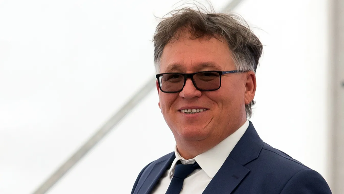 19 milliárdos nyeresége volt Szíjj cégének