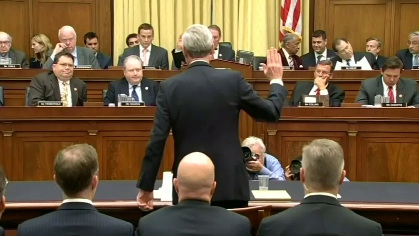 Egy éve szimatolnak Trump után, ő gúnyolódva emlékezett meg az évfordulóról