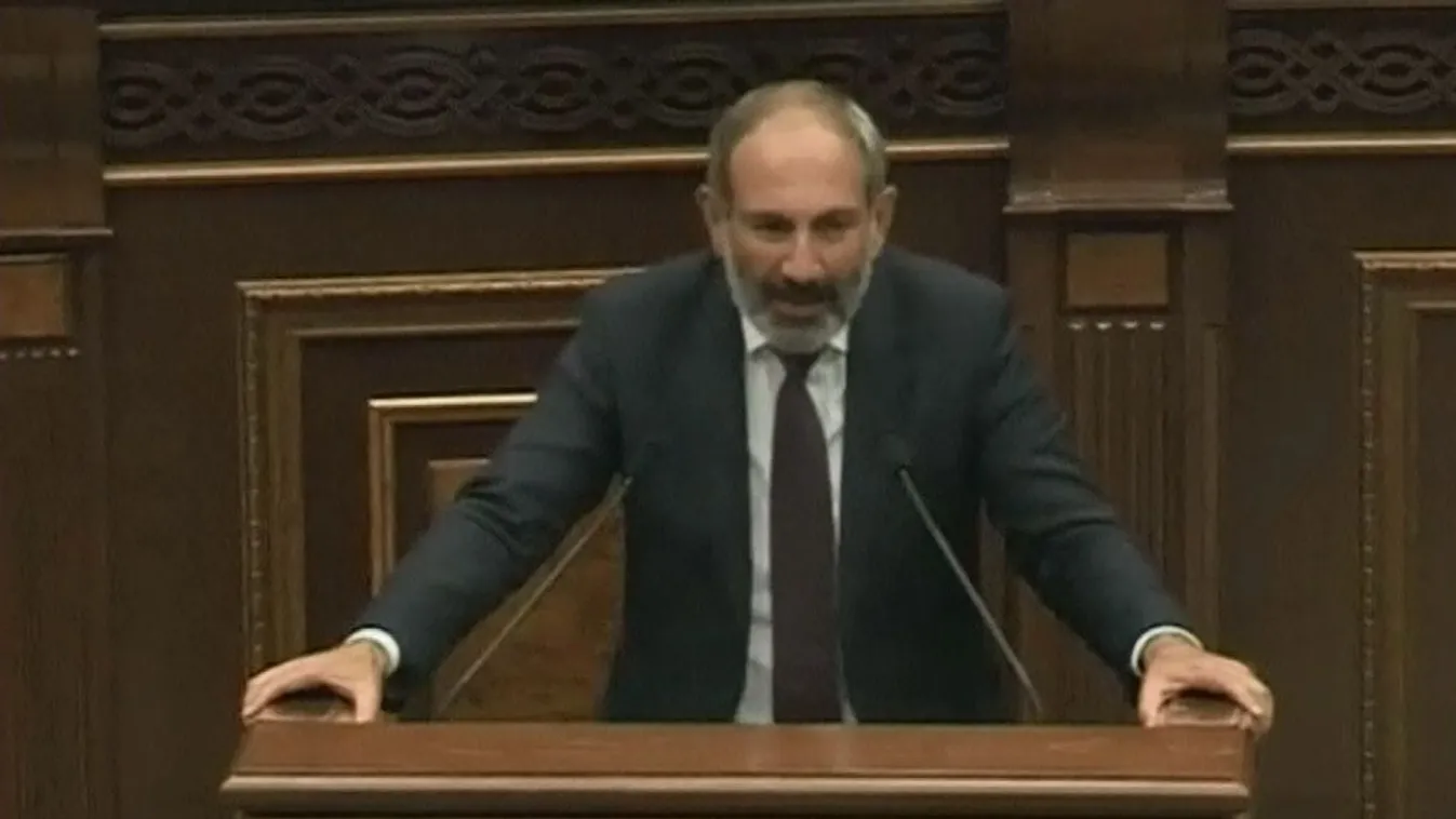 A parlament nem engedi, hogy a tüntetések vezérszónoka vezesse az országot