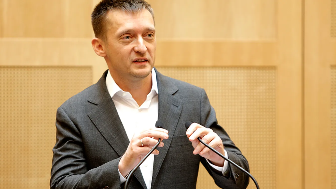 Rogán felel majd a turizmusért