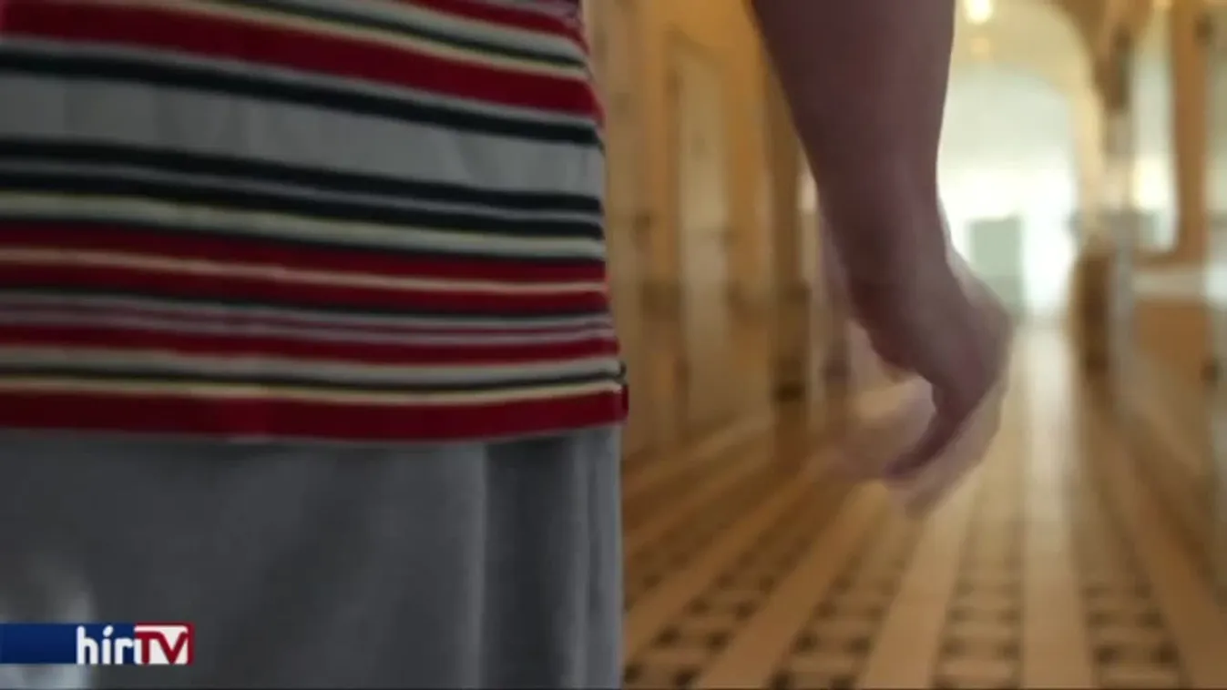 Egy 70 éves parkinsonos betegen segített Róza