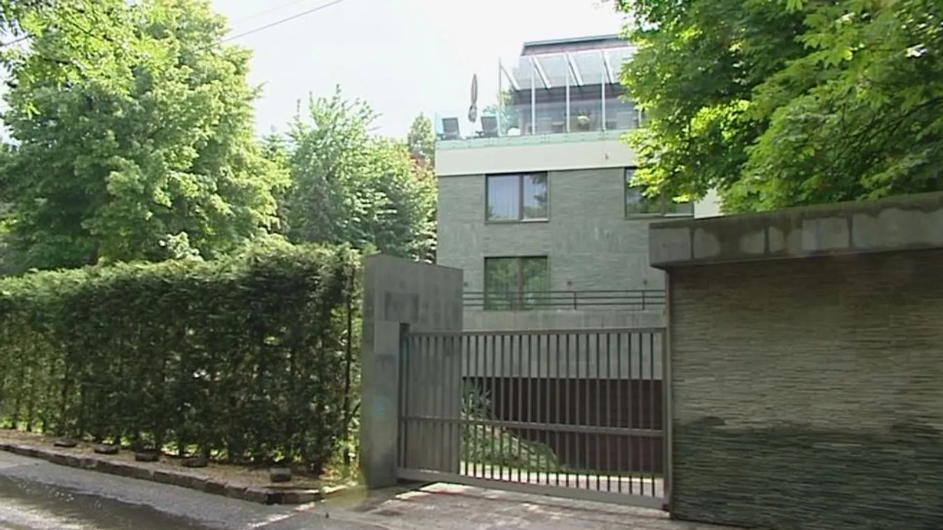 Kétmilliós fizetésből, kétszázmilliós lakás