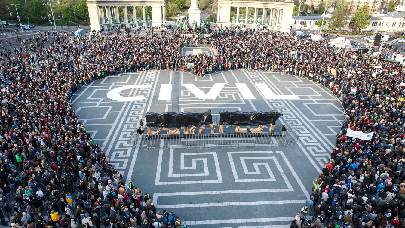 A megmaradt fékek kiiktatására készül a kormány