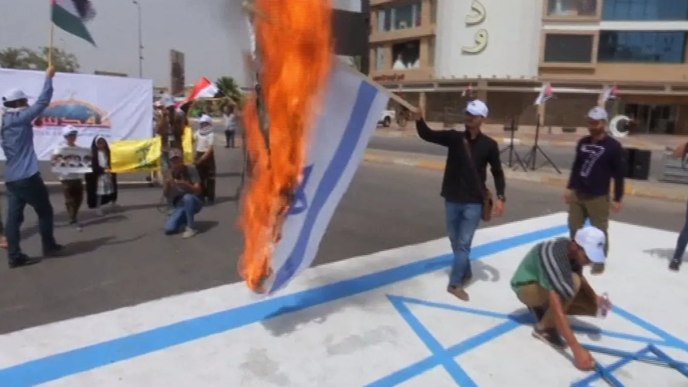 Égnek az izraeli zászlók