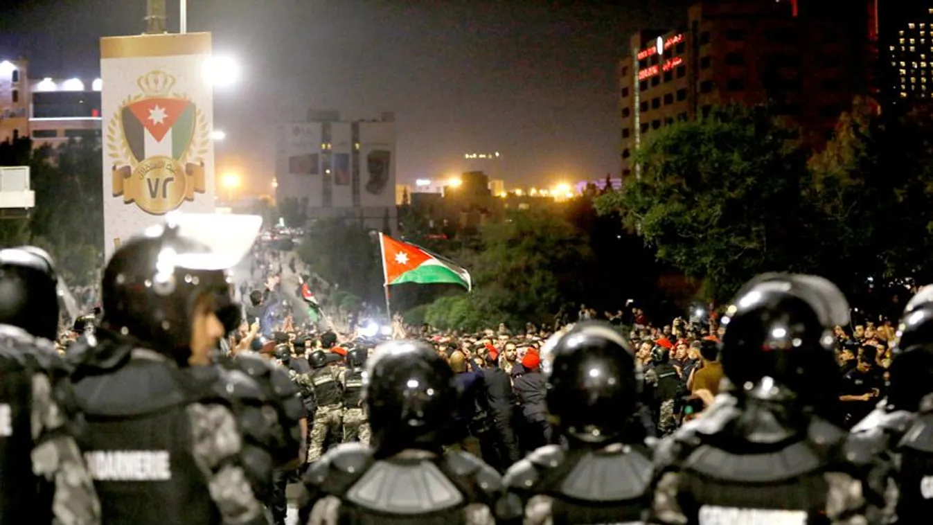 Nem tágít az ellenzék