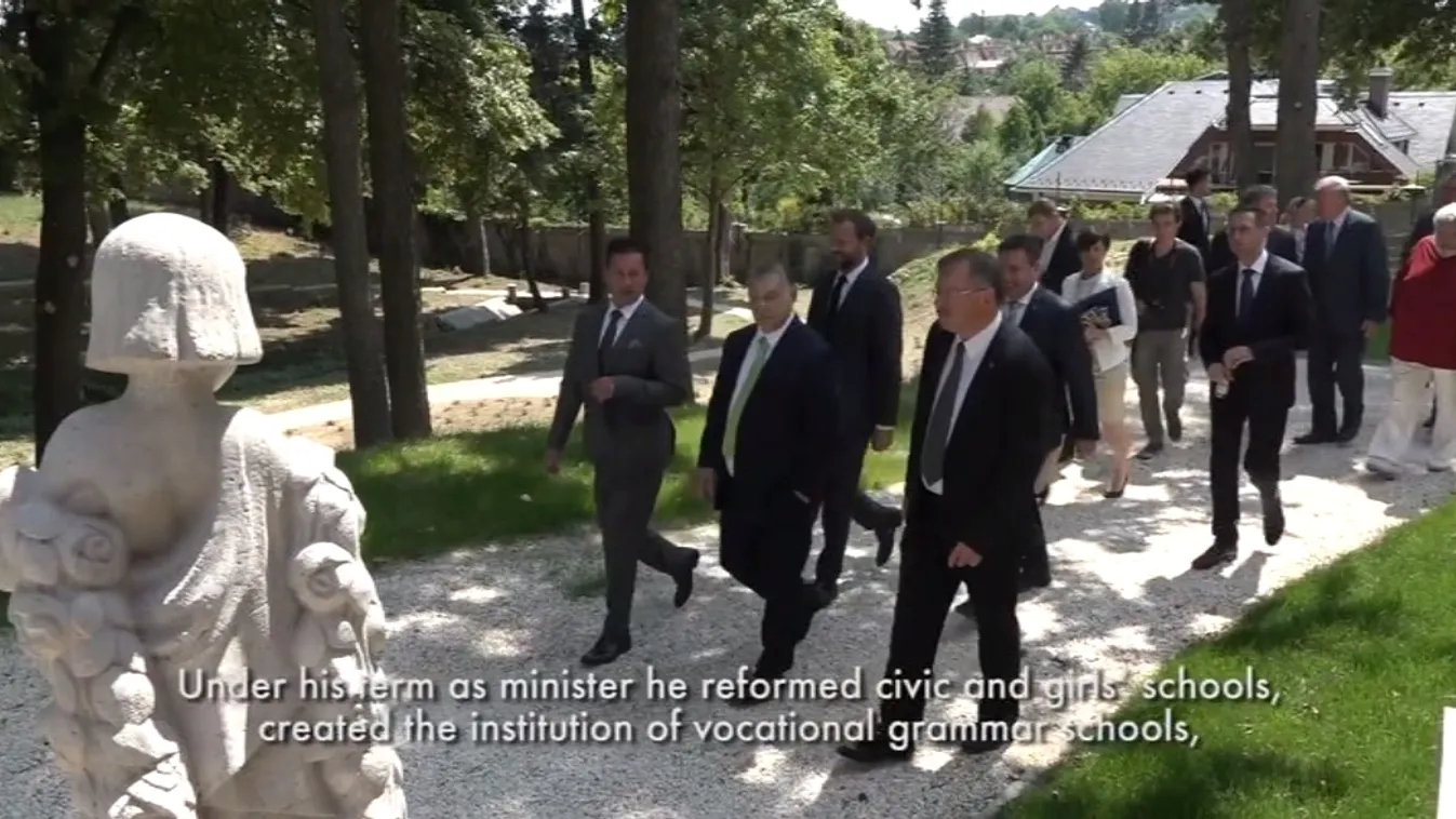 Mégis mi alapján lehetnek a milliárdos közvagyon kezelői?