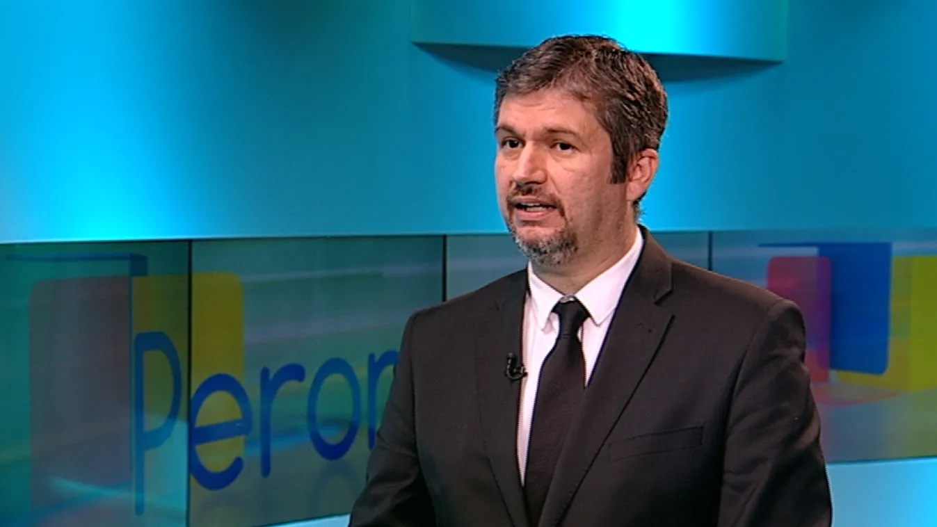 Hadházy úgy látja, a kormány berezelt