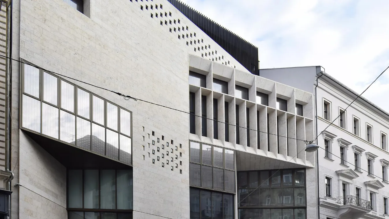 Az ultranacionalista magyar kormány rátelepszik a tudományos életre