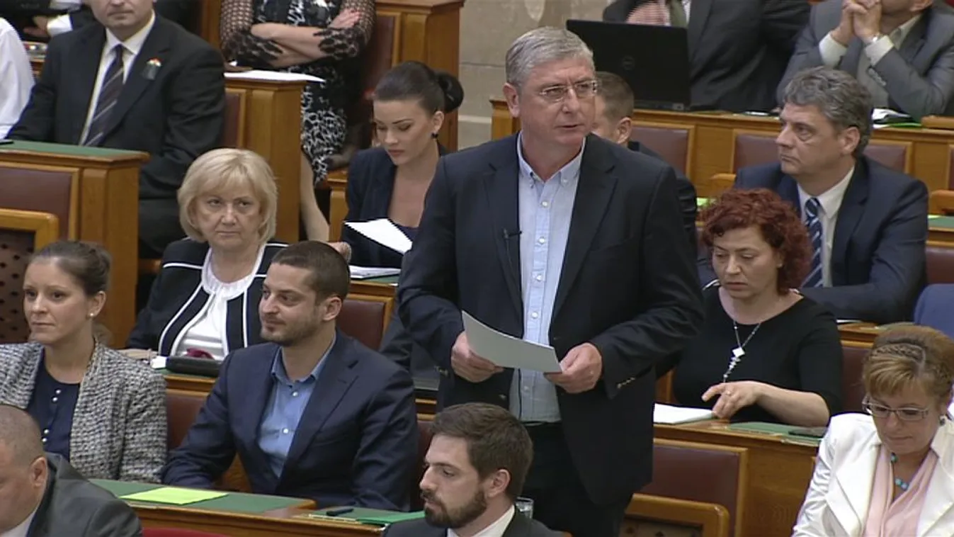 Gyurcsány két év után vívott csörtét a Parlamentben, a másik sarokban Németh Szilárd