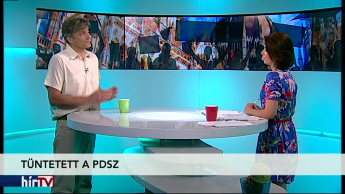 Reggeli járat - Tüntetett a PDSZ