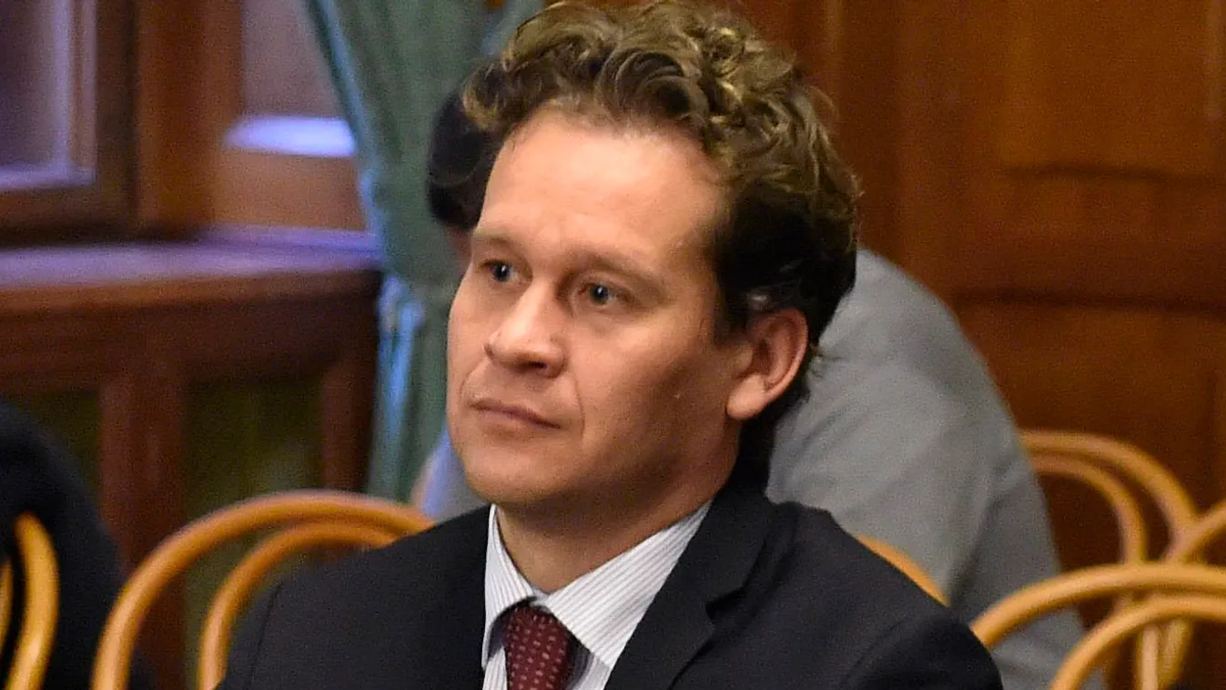 Megszűnik a menekültekkel előálló államtitkár megbízatása