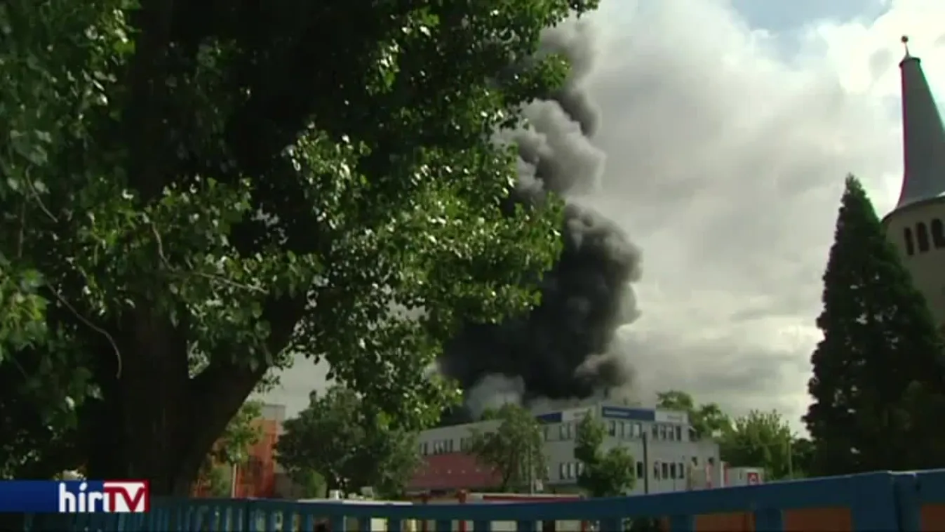 Sikerült eloltani a raktártüzet a XIII. kerületben