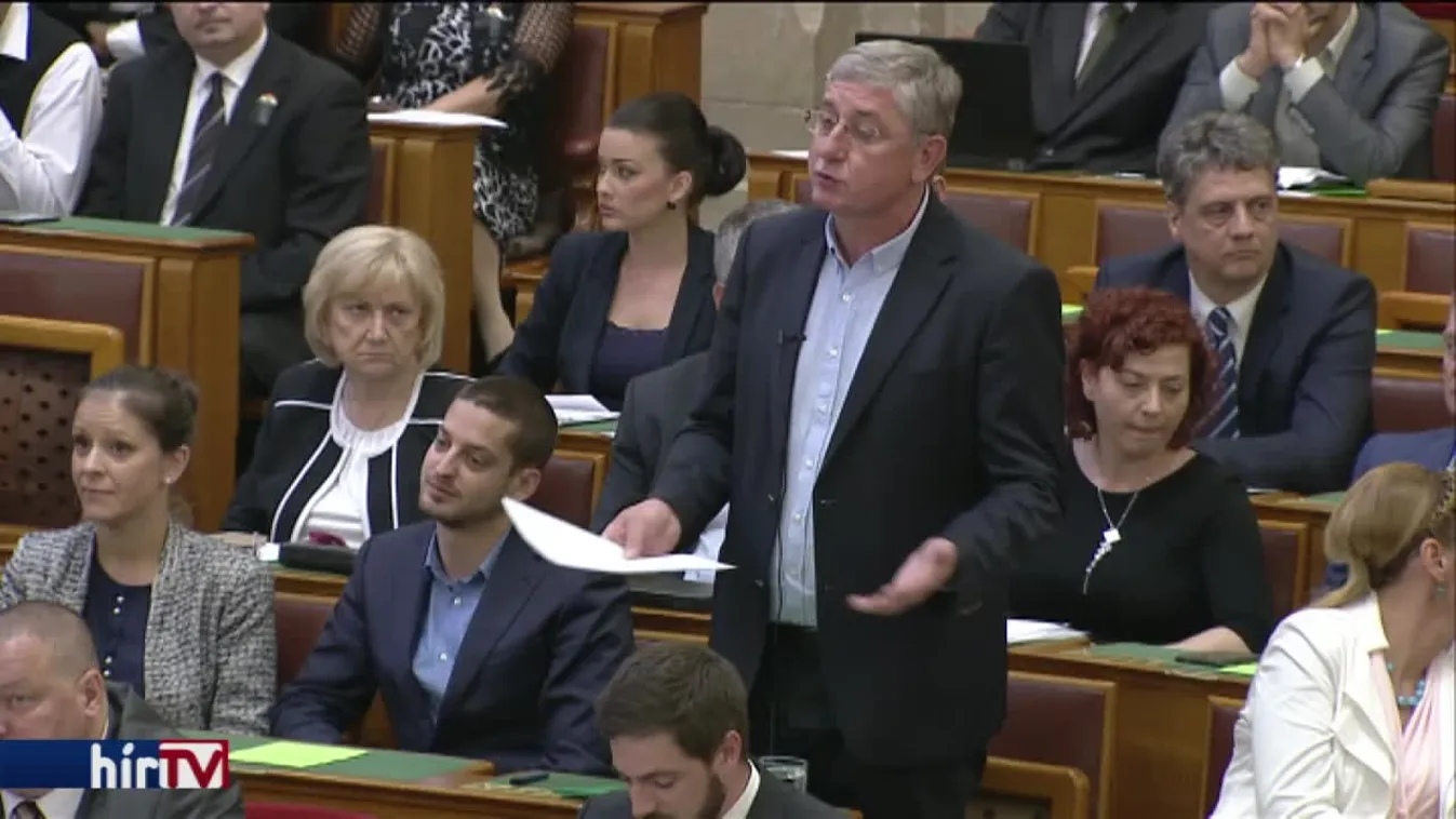 Gyurcsány két év után vívott csörtét a Parlamentben, a másik sarokban Németh Szilárd