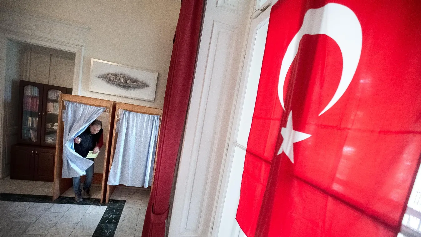 Törökország választ