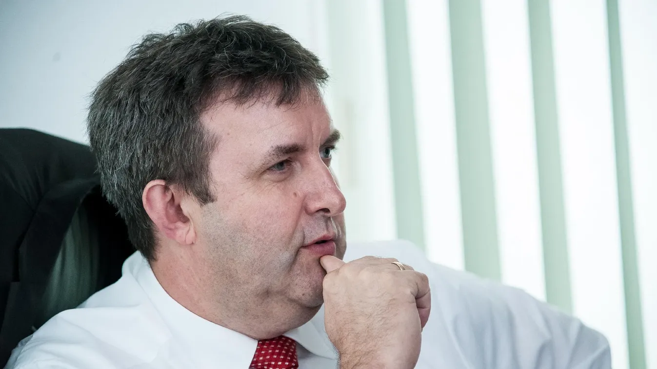 Palkovics szerint az nem beavatkozás, ha ők mondják meg