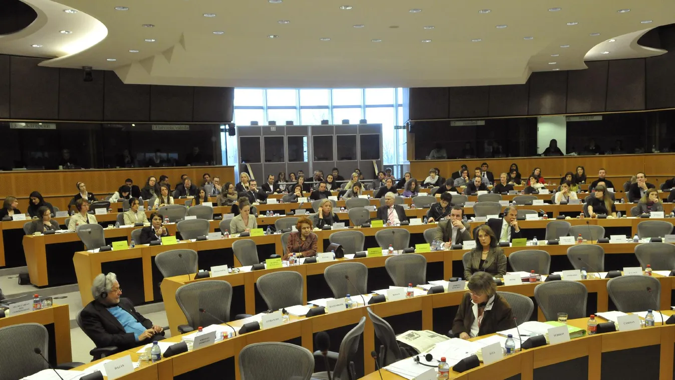 Élesen bírálták a magyar jogállamiságot az EP-ben