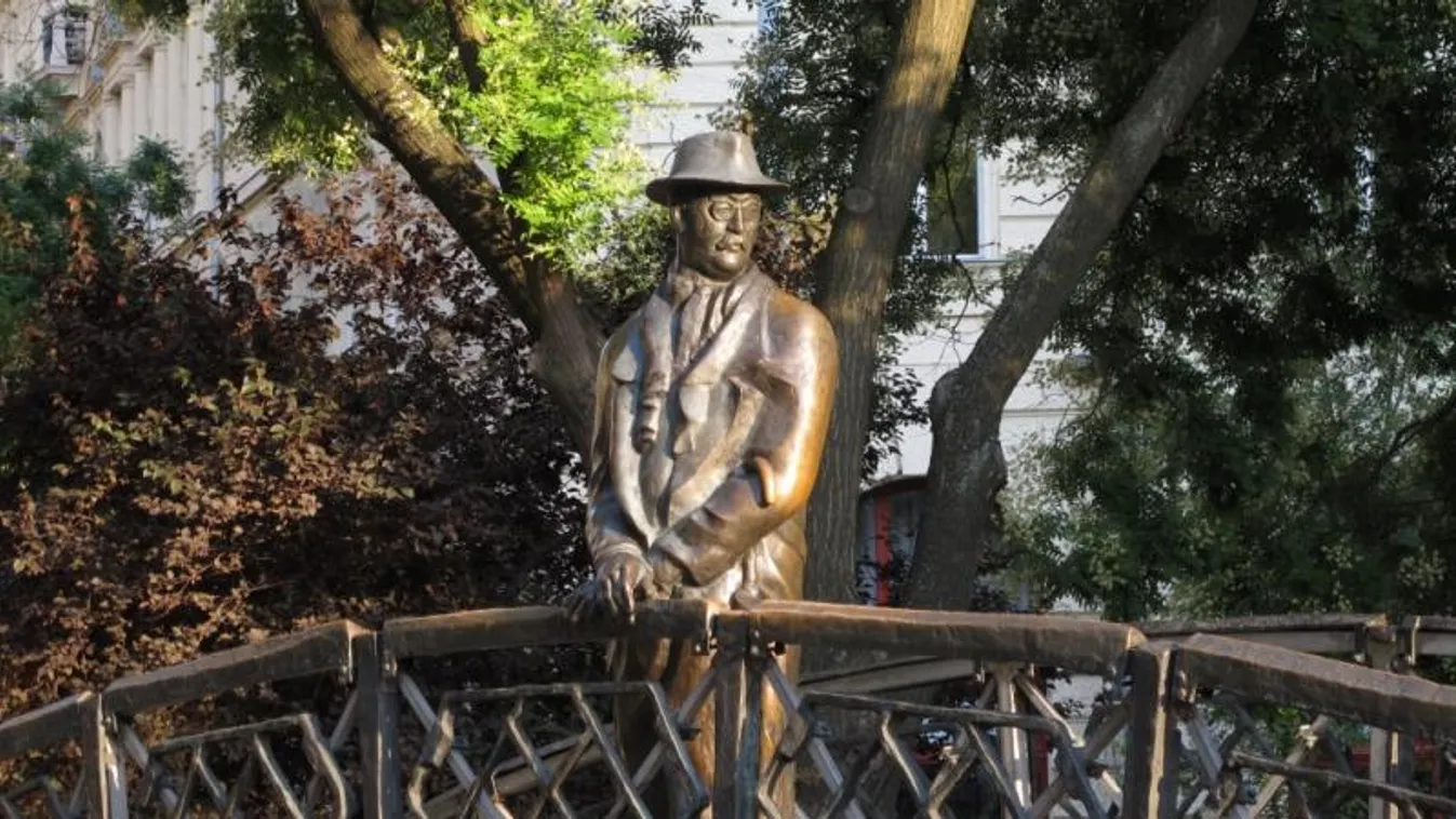 A DK szerint a Fidesz el akarja távolítani Nagy Imre szobrát