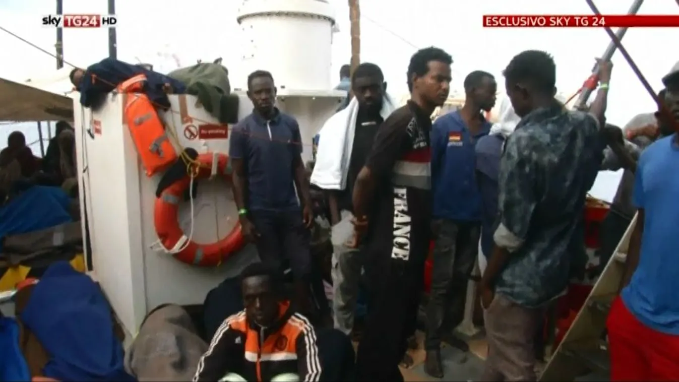 Málta csak úgy engedett be migránsokat, hogy tovább is adja őket