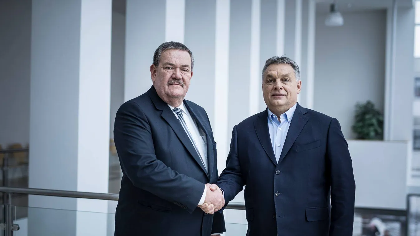 Orbán Viktor maga mellé vette biztosnak bukott képviselőjét