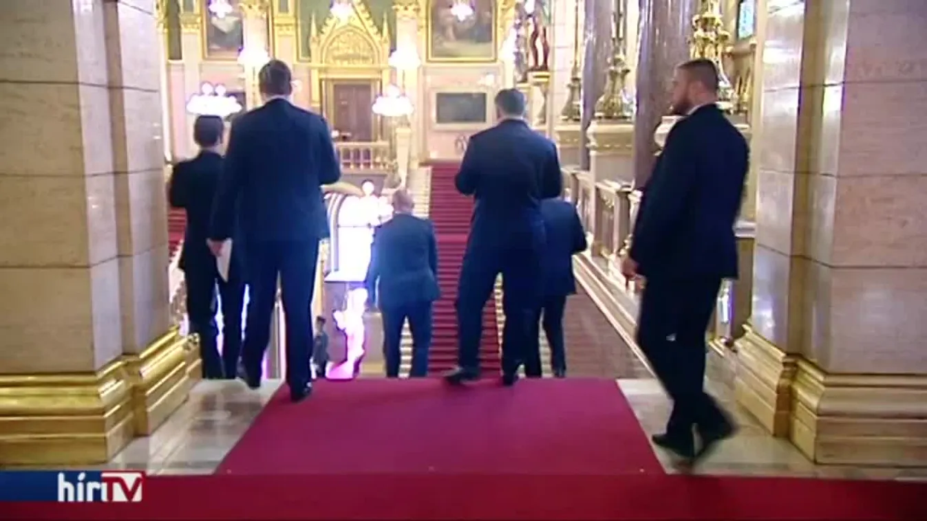 „Végre” – ez volt Orbán reakciója, hogy Olaszország elzavart egy migránshajót