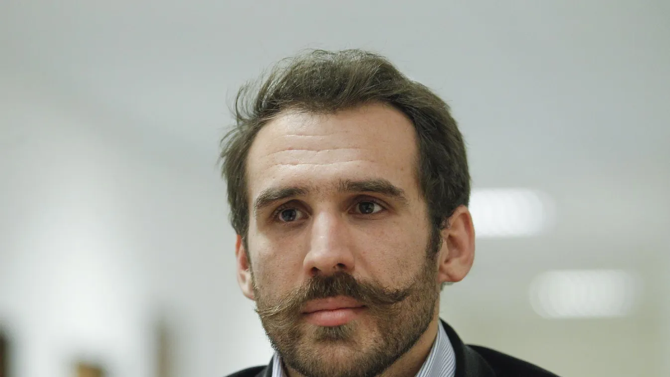 Korrupcióellenes csomagot adott be az LMP – Reggeli járat