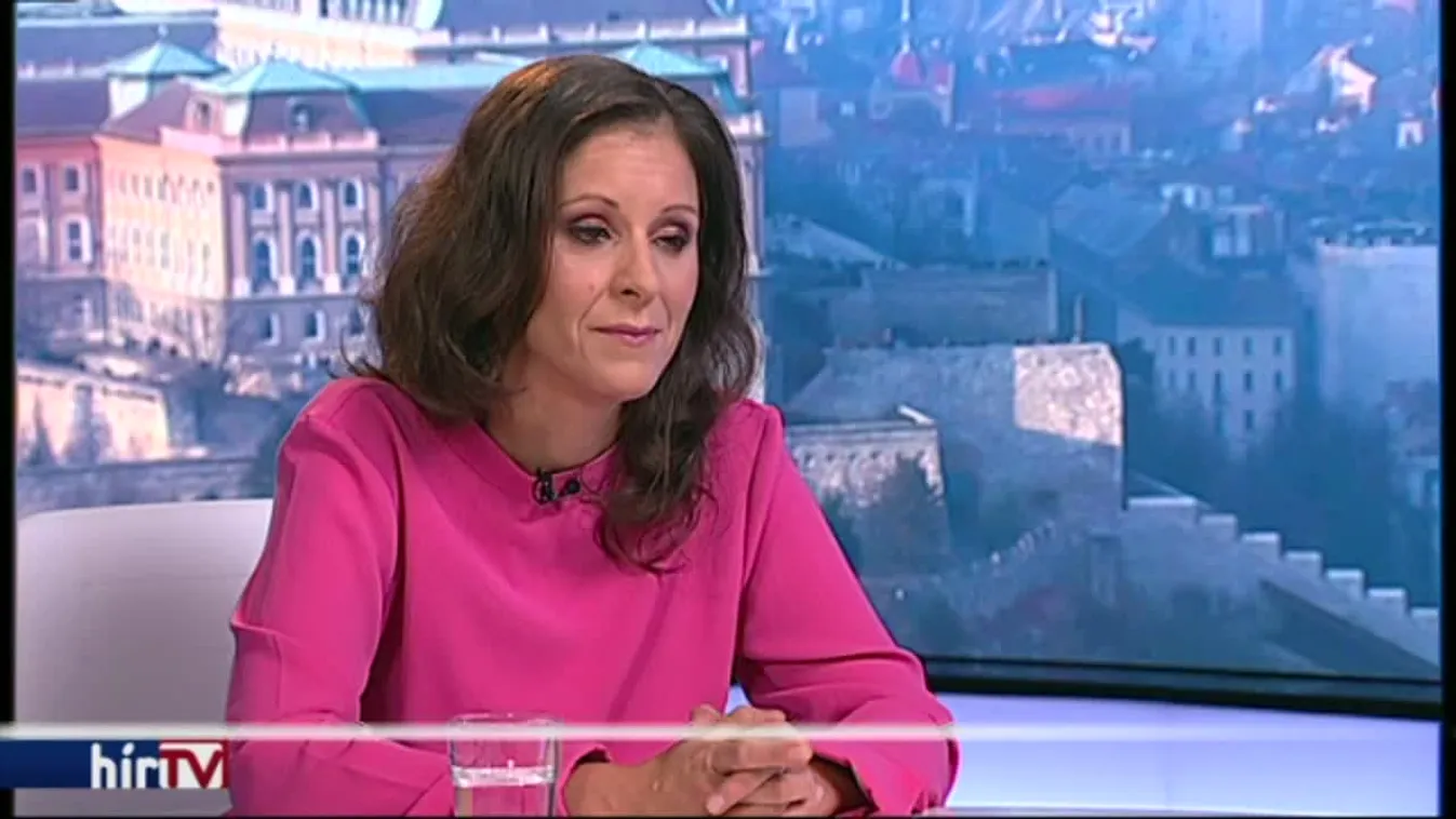 Egyenesen – Szél Bernadet