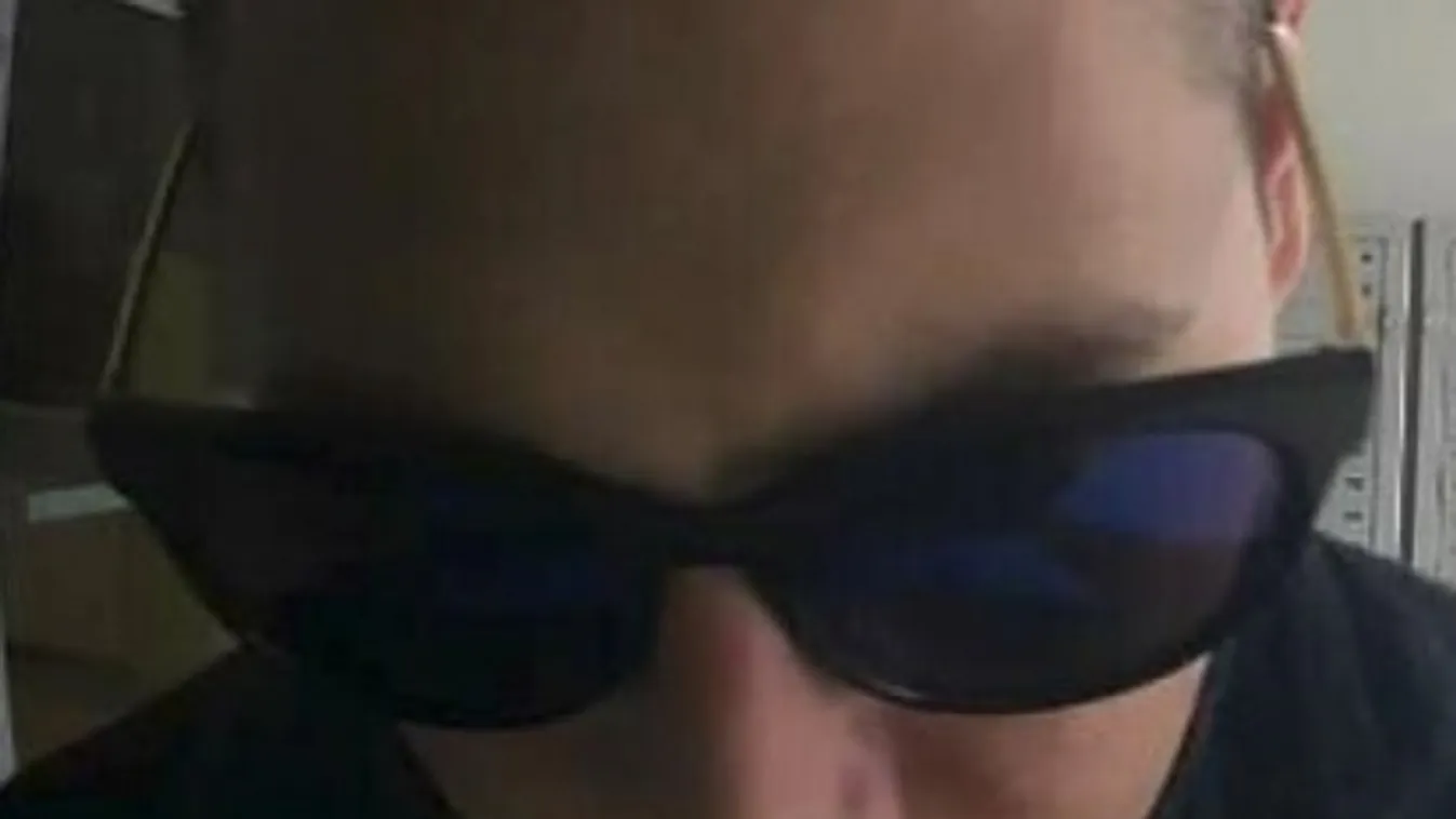 Babakocsiból lopott, felismeri?