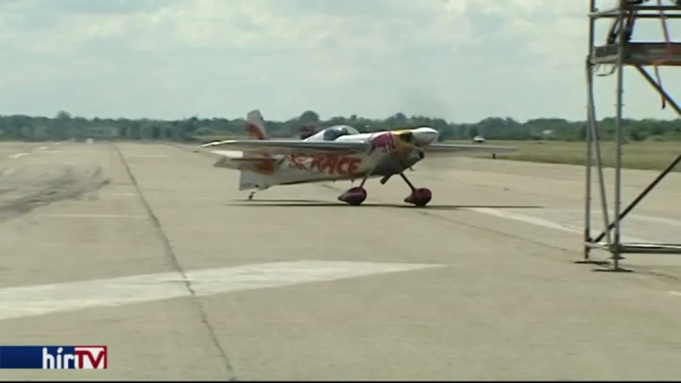 A világ legjobbjai lepik el az eget a Duna felett