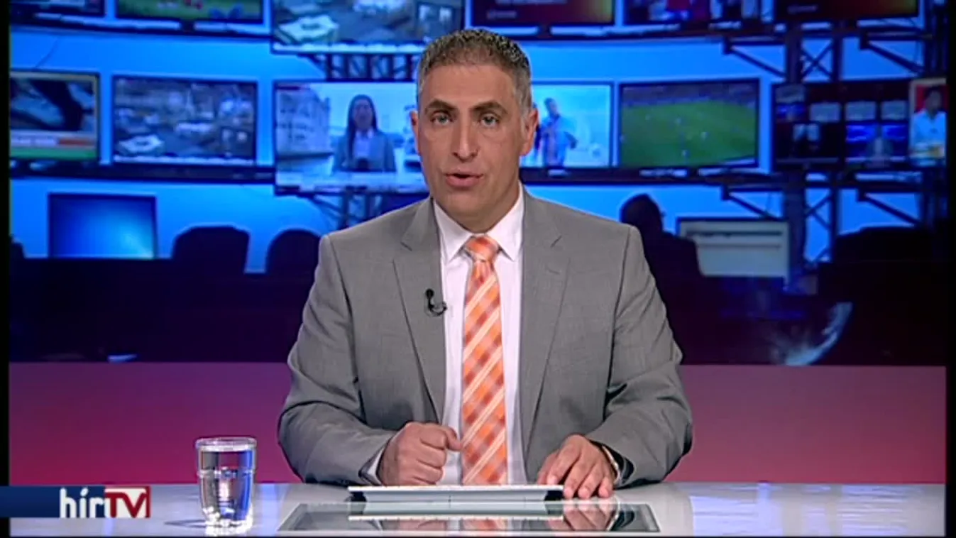 A Parlament előtt tüntetnek az otthoni ápolást végző szülők