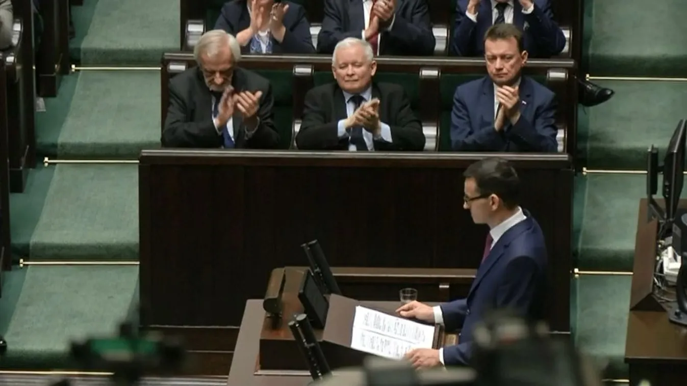 Megenyhült a lengyel kormány