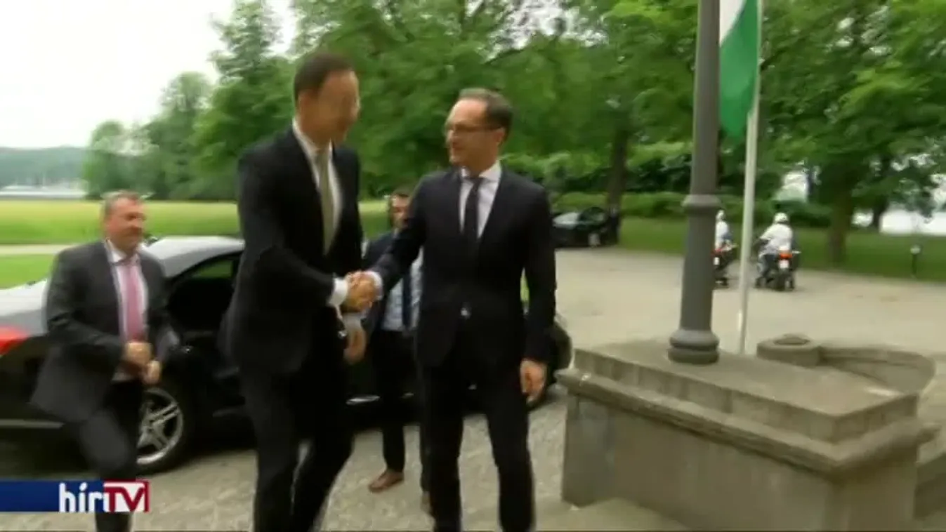 Szijjártó sajtótájékoztatón hazudtolta meg német kollégáját