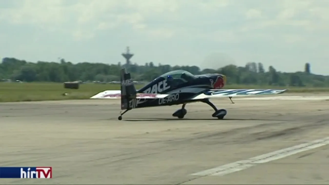 A világ legjobbjai lepik el az eget a Duna felett