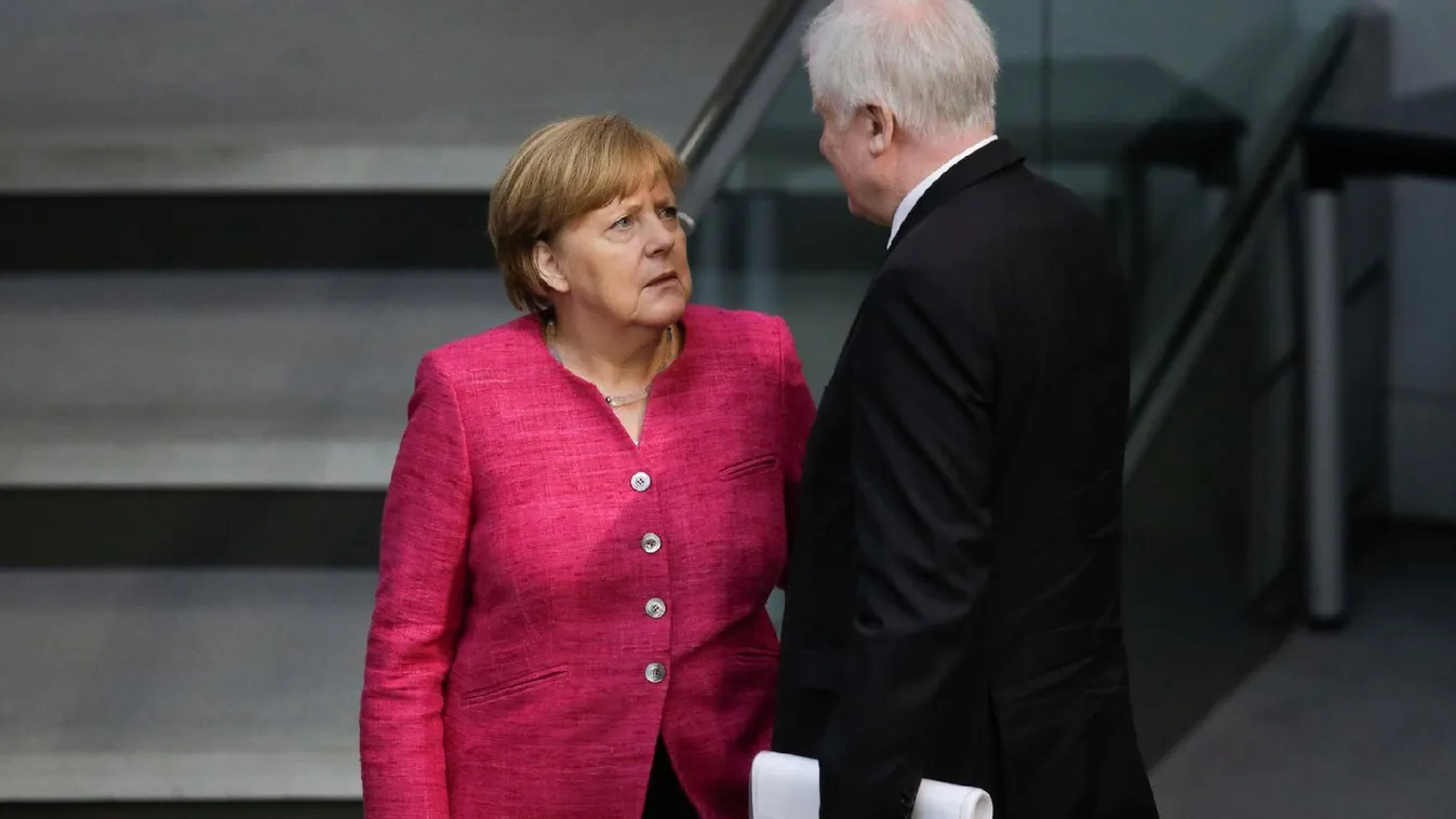 Merkel szerint pont kerülhet a vita végére, Seehofer másképp érzi