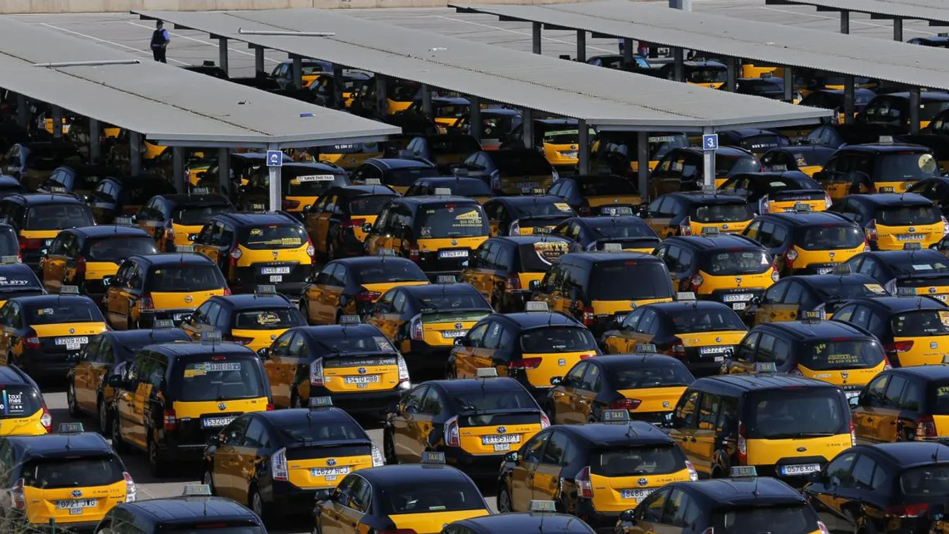 A spanyol taxisoknak is kezd elege lenni az Uberből, utakat zártak el