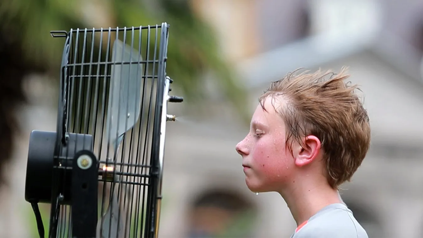 Nemcsak ásványvízből, de áramból is rengeteg fogy