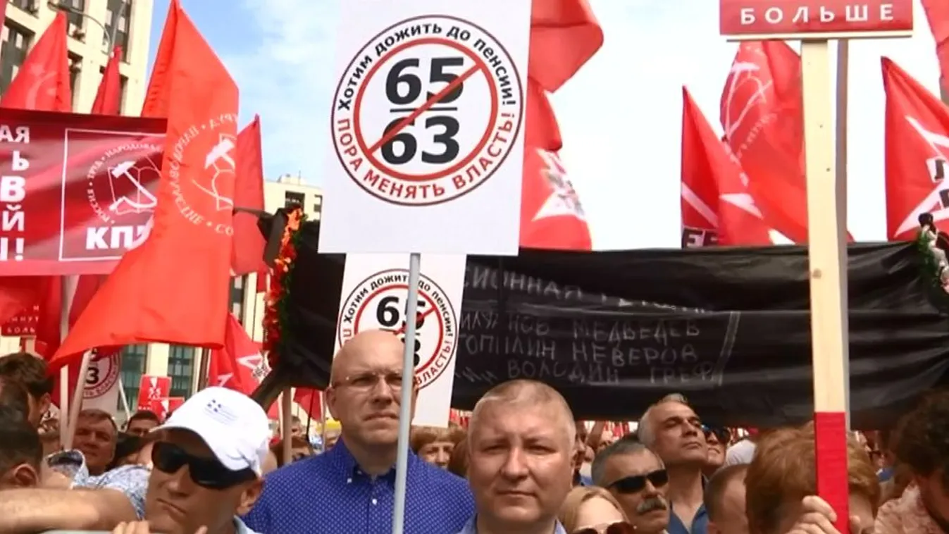 Több mint tízezren tüntettek a nyugdíjkorhatár emelése ellen