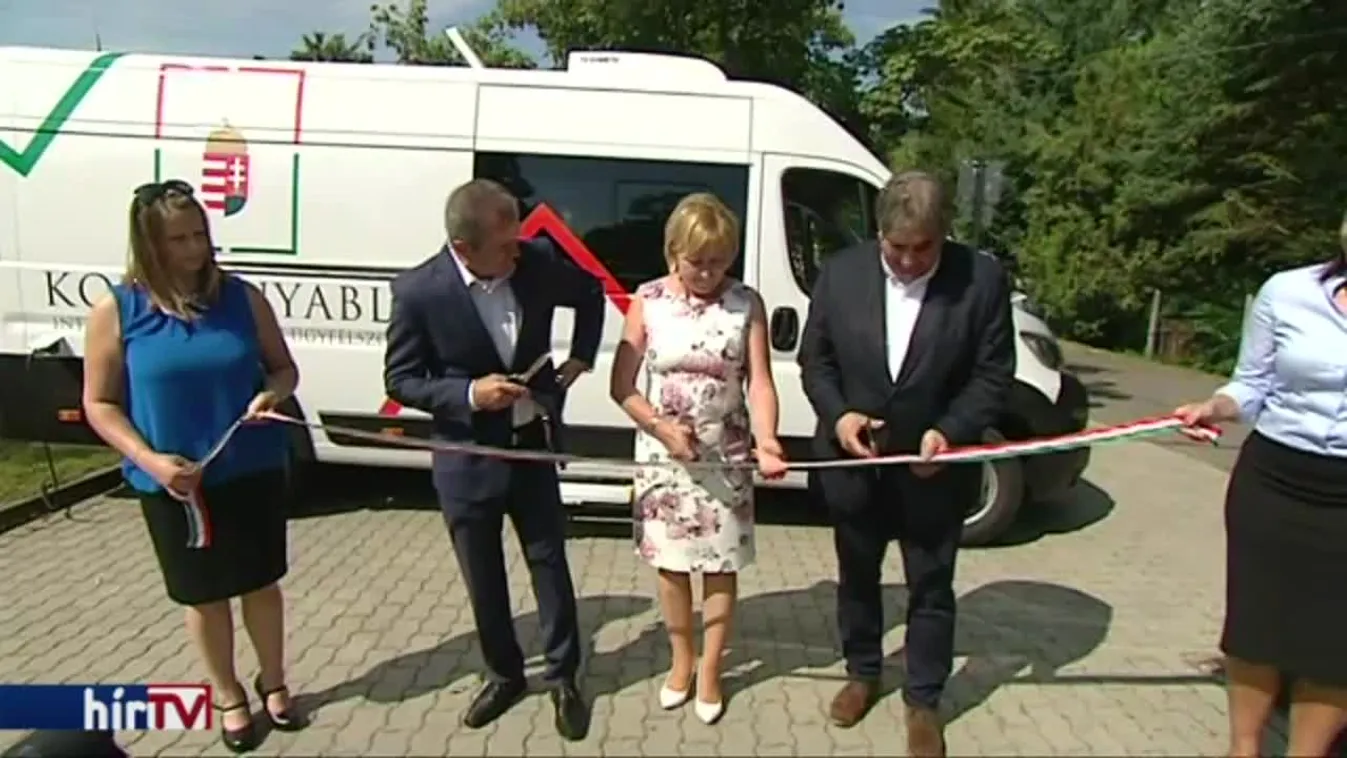 Mobil kormányablakot avattak Nógrádban