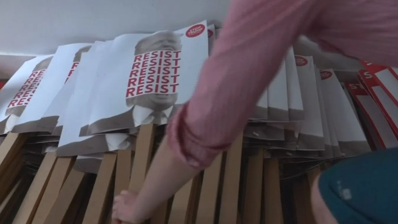 Tízezrek utálnák ki Trumpot Londonból