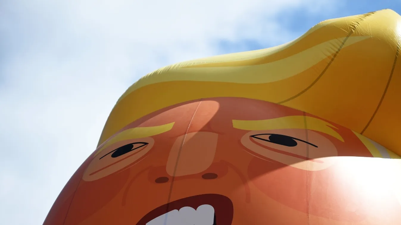 Skóciában is szépen kijut az amerikai elnöknek a tiltakozókból