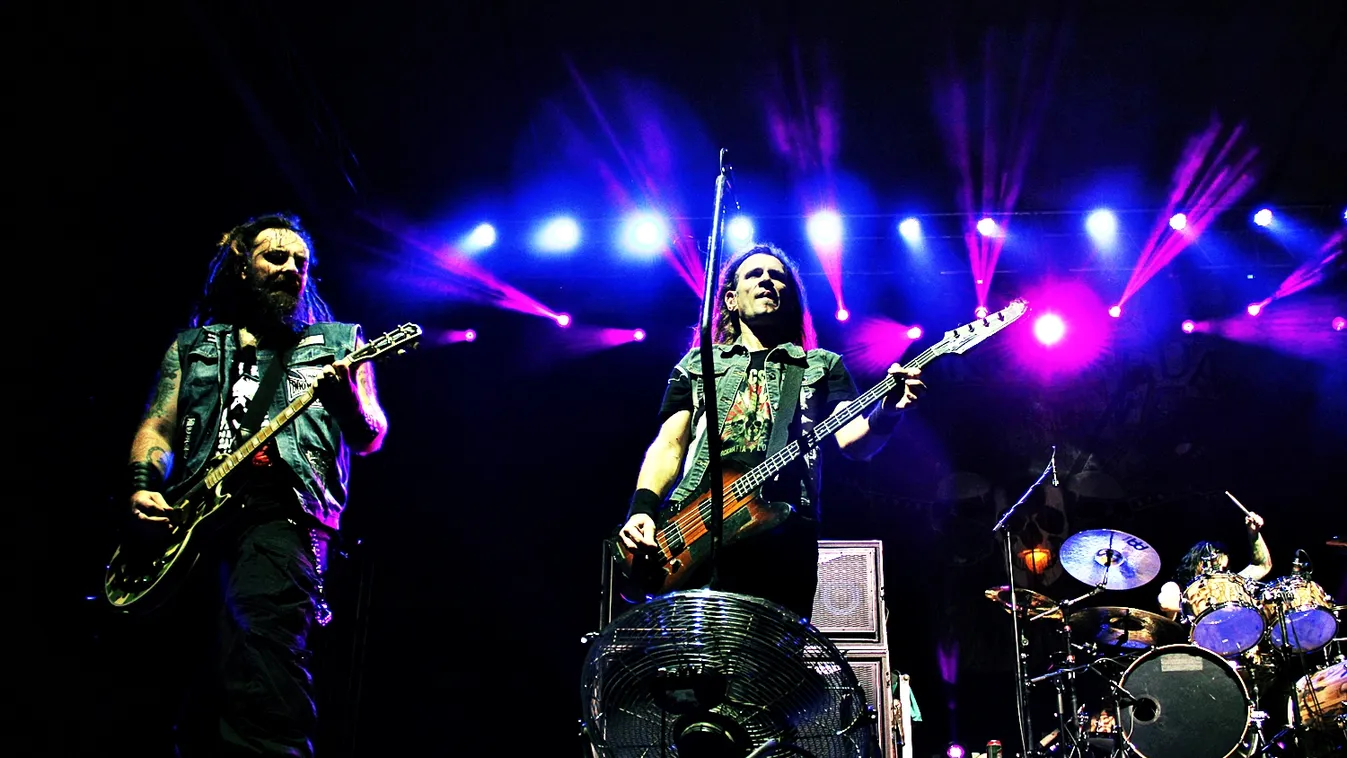 A Tankcsapda játszik a Gellért-szobornál augusztus 20-a alkalmából