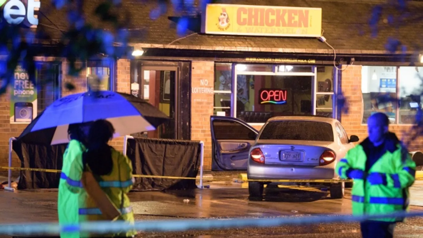 Elkezdtek lőni a járókelőkre