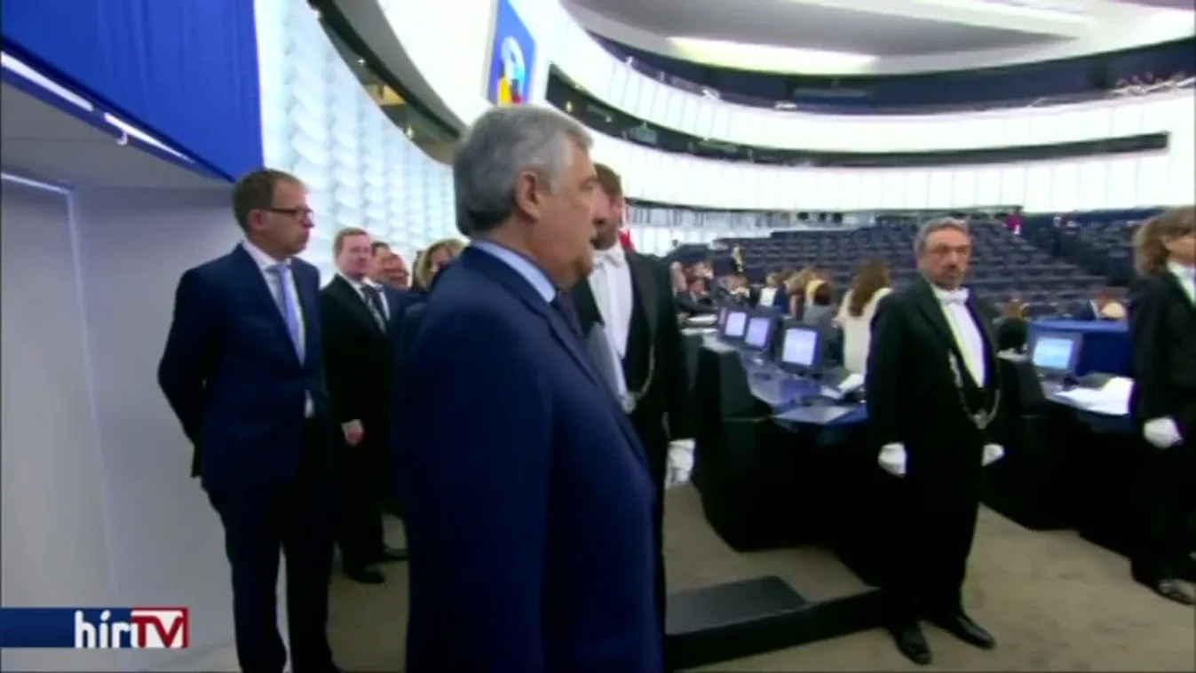 A miniszterelnök szerint elűzték, Brüsszel szerint visszahozták a kommunistákat