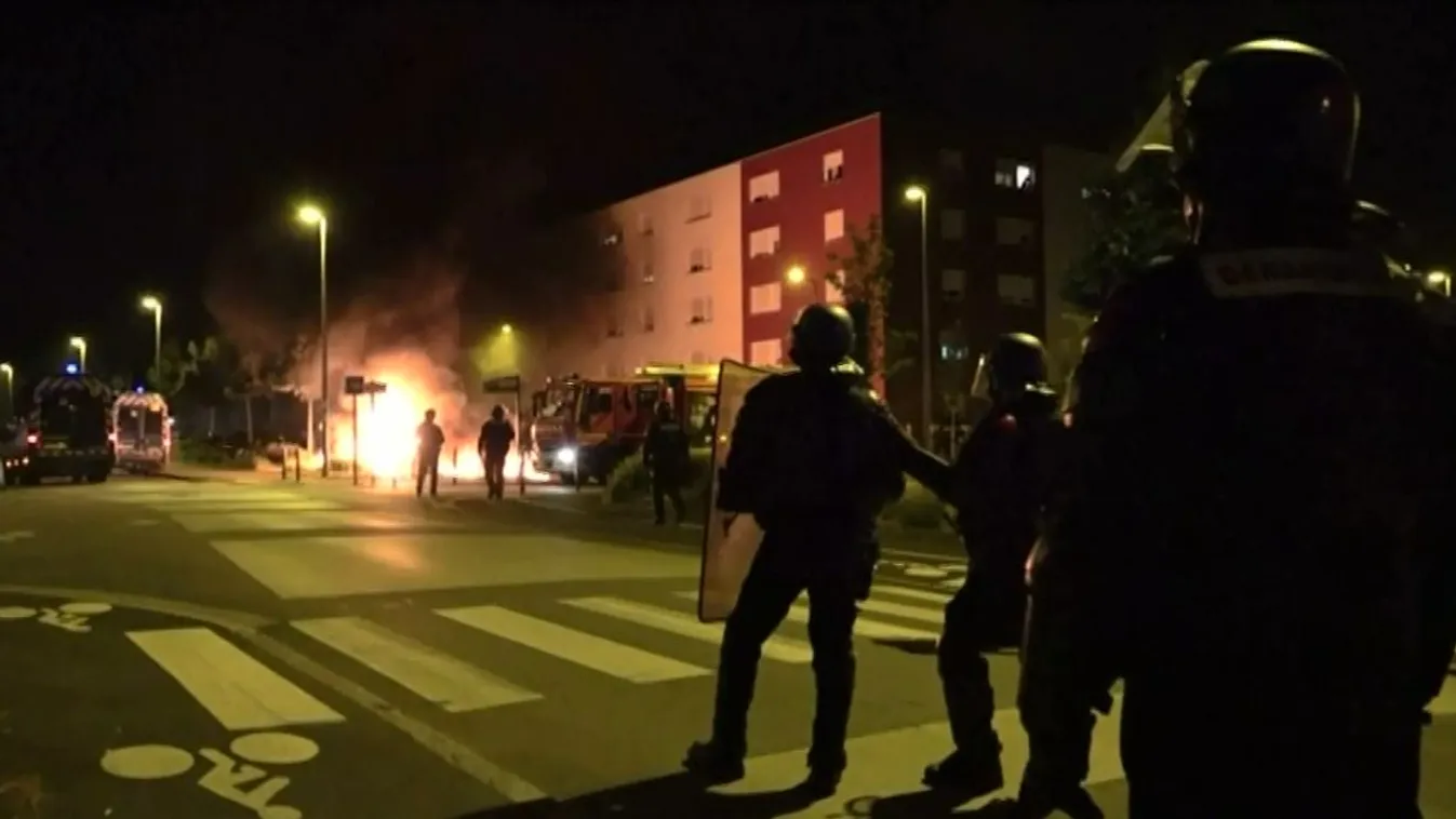 Vizsgálat indult a bevándorlót lelövő rendőr ellen