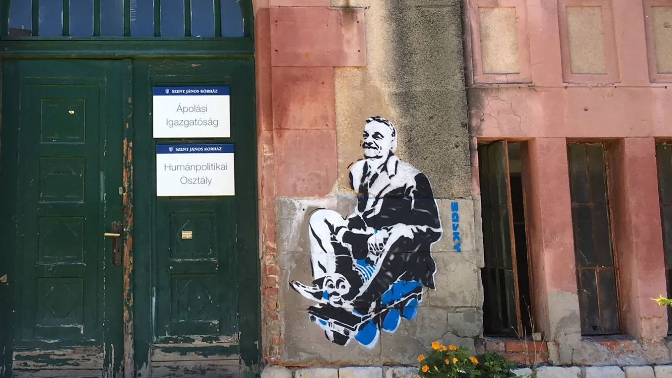 Újabb Orbán-graffiti, ezúttal a János Kórház falán
