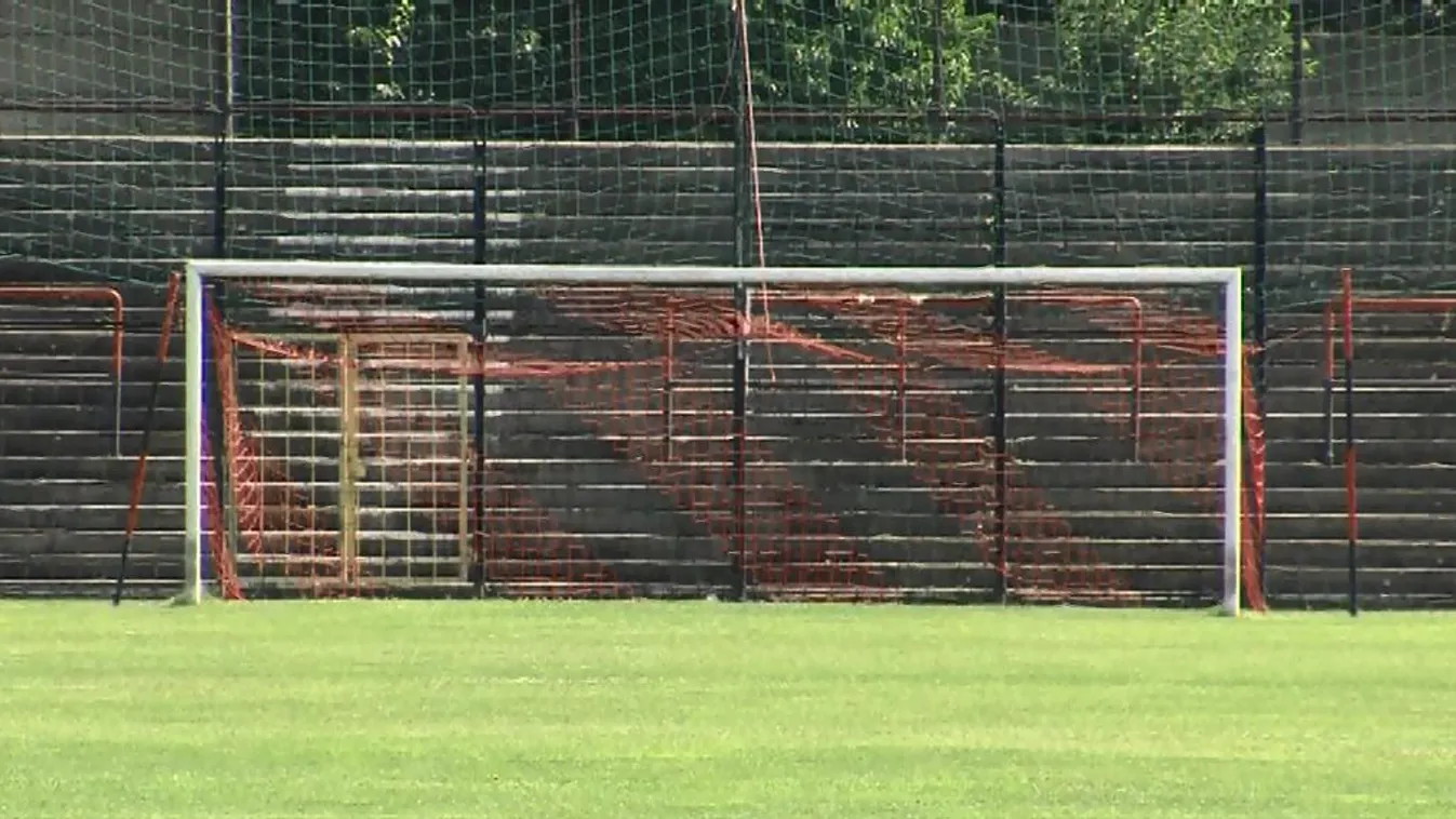 17-18 éves játékosokkal maradna bent az NB III-ban a Pécs